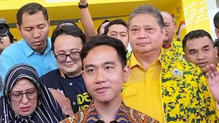 Gibran Rakabuming Raka tampak gembira setelah didapuk menjadi cawapres Prabowo Subianto oleh Partai Golkar, Sabtu (21/10/2023).
