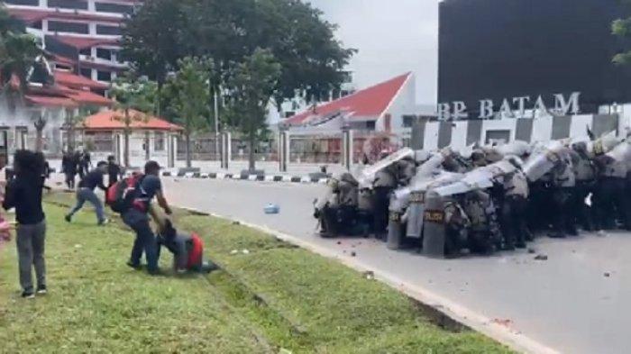 Aksi demonstrasi di depan kantor BP Batam pada Senin (11/9/2023) berujung ricuh
