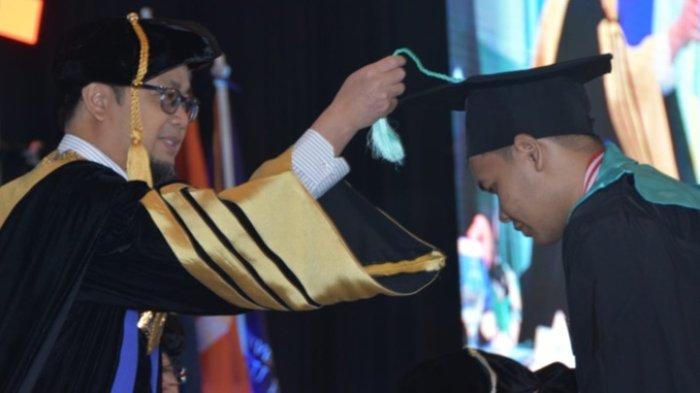 Pesan Rektor Universitas Mercu Buana Saat Wisuda 2 309 Mahasiswa Ada