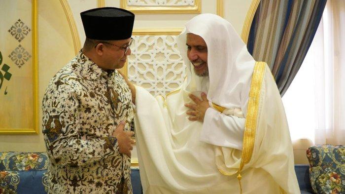 Seusai menunaikan rangkaian ibadah haji, Anies Baswedan melakukan Pertemuan dengan Sekretaris Jenderal (Sekjen) Rabithoh Alam Islami (Liga Muslim Dunia), Muhammad bin Abdul Karim Issa, di Sekretariat Muslim World League di Jeddah, Arab Saudi, Sabtu (1/7/2023). Mereka selalu saling bersilaturahmi jika sedang mengunjungi negara masing-masing. Diketahui Anies Baswedan saat itu ditemani oleh rombongan keluarganya yang ikut menunaikan ibadah haji.