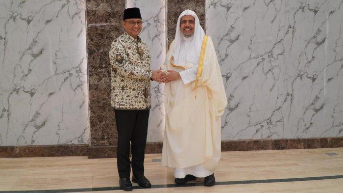 Seusai menunaikan rangkaian ibadah haji, Anies Baswedan melakukan Pertemuan dengan Sekretaris Jenderal (Sekjen) Rabithoh Alam Islami (Liga Muslim Dunia), Muhammad bin Abdul Karim Issa, di Sekretariat Muslim World League di Jeddah, Arab Saudi, Sabtu (1/7/2023). Mereka selalu saling bersilaturahmi jika sedang mengunjungi negara masing-masing. Diketahui Anies Baswedan saat itu ditemani oleh rombongan keluarganya yang ikut menunaikan ibadah haji.