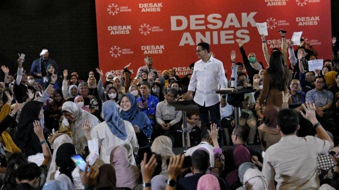 Calon presiden nomor urut 01, Anies Baswedan, kembali menghadiri acara 'Desak Anies' yang digelar di Hall Patiunus, Kebayoran Baru, Jakarta Selatan, pada Kamis (18/1/2024).