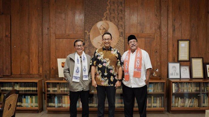 Eks Gubernur Jakarta periode 2017-2024 Anies Baswedan menerima kedatangan calon Gubernur dan calon wakil Gubernur DKI Jakarta Pramono Anung-Rano Karno di Pendopo Anies, Lebak Bulus, Jumat (15/11/2024).