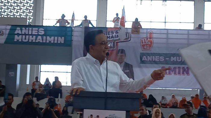 Anies Baswedan sindir Jokowi saat berkampanye di Tangerang, Sabtu (2/12/2023). Anies berjanji akan mengembalikan Indonesia menjadi negara hukum bukan negara dinasti kekuasaan seperti sekarang ini.