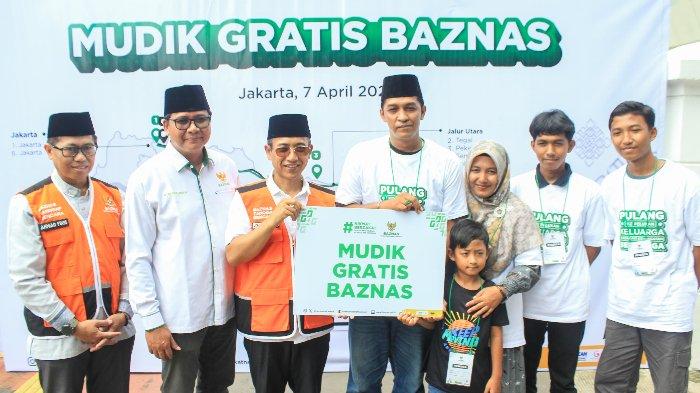Badan Amil Zakat Nasional (BAZNAS) RI melepas keberangkatan 522 peserta mudik gratis yang terdiri dari marbot masjid, guru ngaji, guru pesantren atau madrasah dan pendakwah.