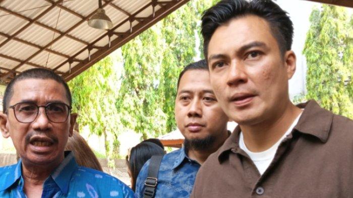 Model Paula Verhoeven tidak hadir saat mediasi ketiganya dengan Baim Wong digelar di Pengadilan Agama Jakarta Selatan, Selasa (29/10/2024). Baim Wong yang kecewa melihat ketidakhadiran Paula Verhoeven itu melanjutkan sidang cerainya.