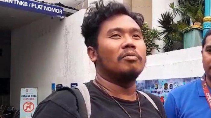 Wartawan Kompas TV Bodhiya Vimala saat lapor ke Polda Metro Jaya, Jakarta Selatan, Kamis (11/7/2024), usai digebuki ormas pendukung SYL.