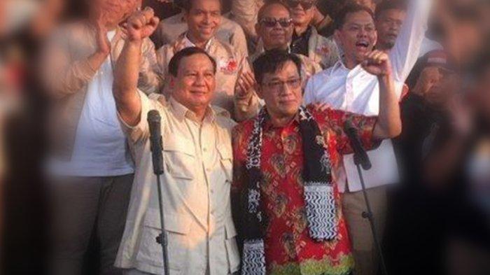 Politisi PDI Perjuangan Budiman Sudjatmiko kini mendukung bakal calon presiden Prabowo Subianto dalam gelaran Pilpres 2024. Budiman dan Prabowo mendeklarasikan relawan Prabowo Budiman Bersatu (Prabu) di Marina Convention Center Semarang pada Jumat (18/8/2023).