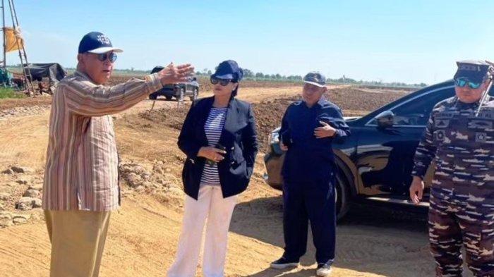 Pengamat militer dan hankam, Connie Rahakundini Bakrie berbicara dan memberi sambutan dalam acara peringatan 1 Suro di Pondok Pesantren (ponpes) Al Zaytun pimpinan Panji Gumilang, di Indramayu, Jawa Barat.