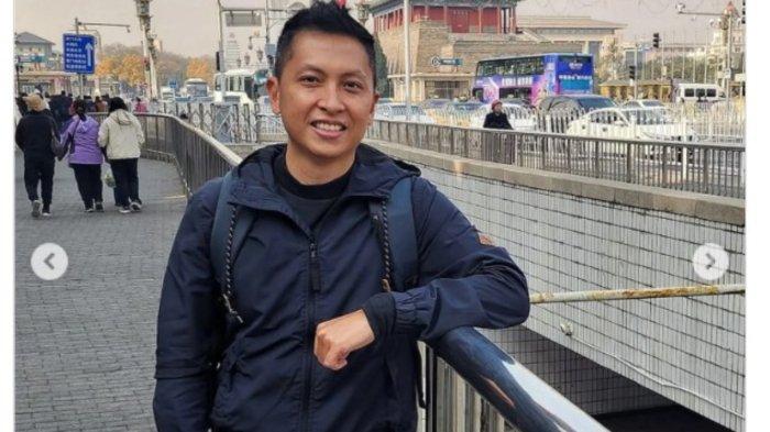 Diplomat Arya Daru Pangayunan (39), yang ditemukan tewas di kamar kos di Jalan Gondangdia Kecil, Menteng, rupanya pernah bertugas di Argentina dan beberapa negara lain. Kini Arya Daru bertugas sebagai Fungsional Diplomat Ahli Muda di Direktorat Perlindungan WNI.