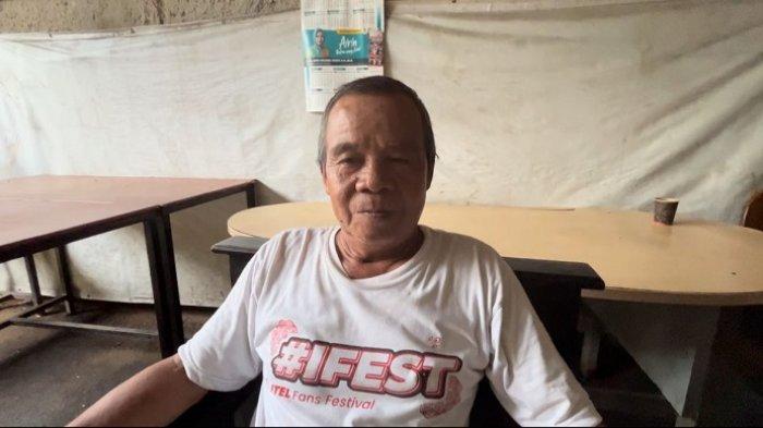 Abang korban,  Darmin Wijaya (63) saat ditemui di rumahnya di kawasan Tangerang Selatan, Selasa (12/11/2024)