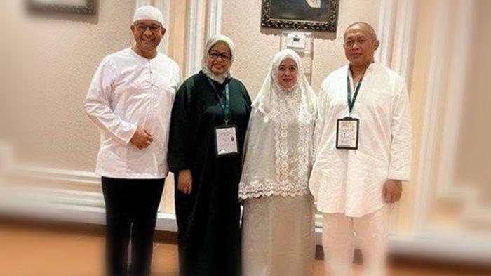 Anies Baswedan bertemu dengan Ketua DPP PDIP Puan Maharani di sela ibadah haji.