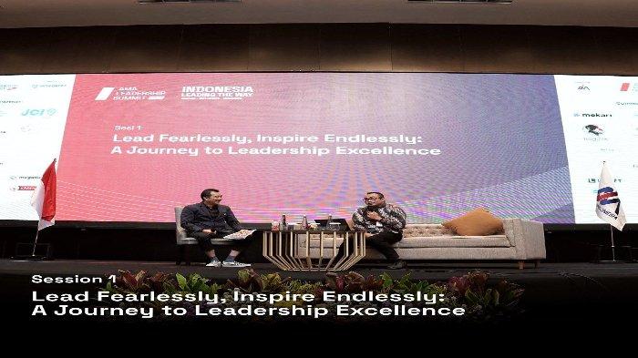Director of Trend Development Center, Sian Yet, SE., M.Si. MP. NLP (kiri) dalam acara AMA Leadership Summit 2023 di Surabaya, Jumat (13/10/2023) lalu.