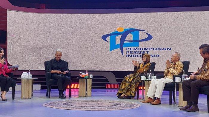 Bakal calon presiden Ganjar Pranowo berbicara di forum diskusi panel Perhimpunan Periset Indonesia (PPI) yang bekerja sama dengan Warta Kota - Tribun Network di Studio 1 Kompas Tv, Selasa (17/10/2023).
