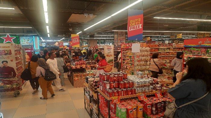 Indie Light sebagai lighting consultant memberikan pencahayaan khusus supermarket pada GrandLucky Supermarket BSD City, Tangerang, yang resmi dibuka, Rabu (22/11/2023).