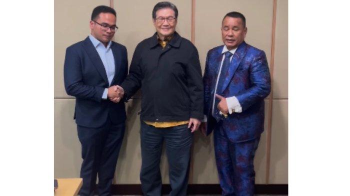 Hotman Paris bersama pengusaha kaya di Indonesia