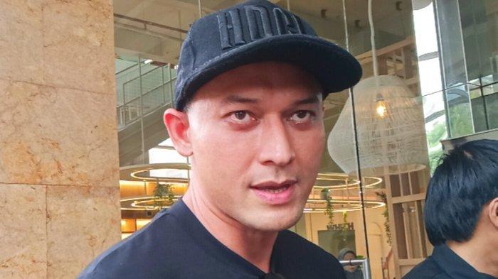 Penampilan Indra Bruggman setelah operasi plastik
