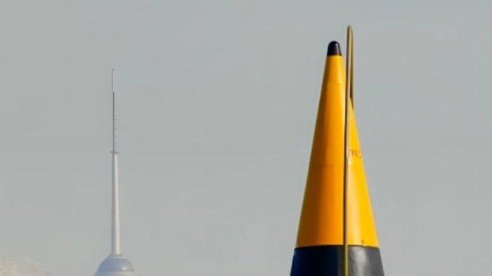 RUDAL IRAN - Angkatan Bersenjata Republik Islam Iran memamerkan rudal yang siap diluncurkan dalam Gelombang ke-18 Operation True Promise 3 ke pihak Israel