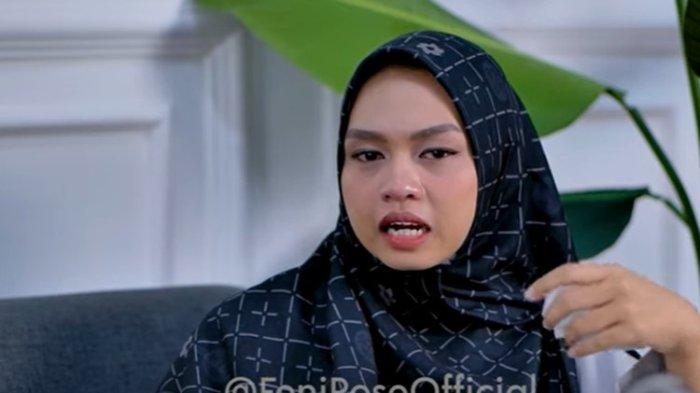 Jane Abel, Putri Sulung Bambang Pamungkas ketika menceritakan pengalaman pahitnya bersama ibu tiri 2020 lalu, ketika berbincang di YouTube Feni Rose Official.