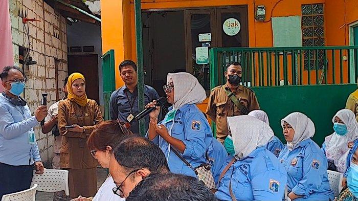Juriyah kader siaga TBC curhat ke Wamenkes Dante untuk kendala yang dihadapi