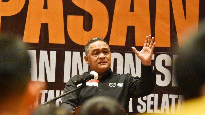 Ketua Umum Barikade 98 Benny Rhamdani janji bantu Ganjar untuk mengawal ketat Prabowo-Gibran.