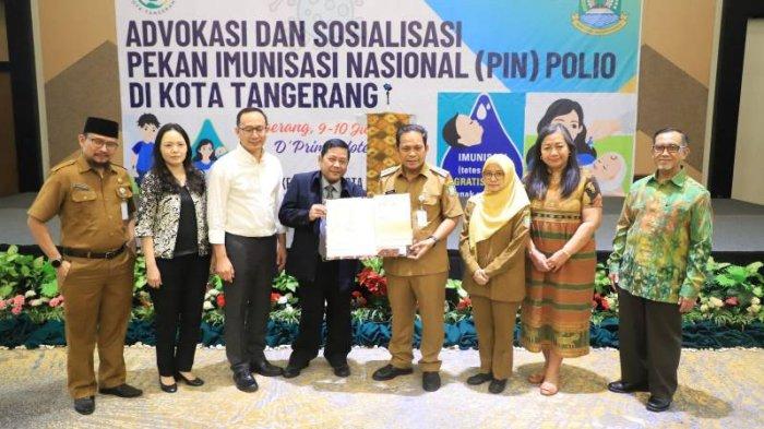 Pemkot Tangerang melalui Dinkes melakukan perjanjian kerja sama dengan lima rumah sakit swasta di Kota Tangerang sebagai rujukan perawatan stunting. Penandatanganan dilakukan di Hotel d'prima, Selasa (9/7/2024).