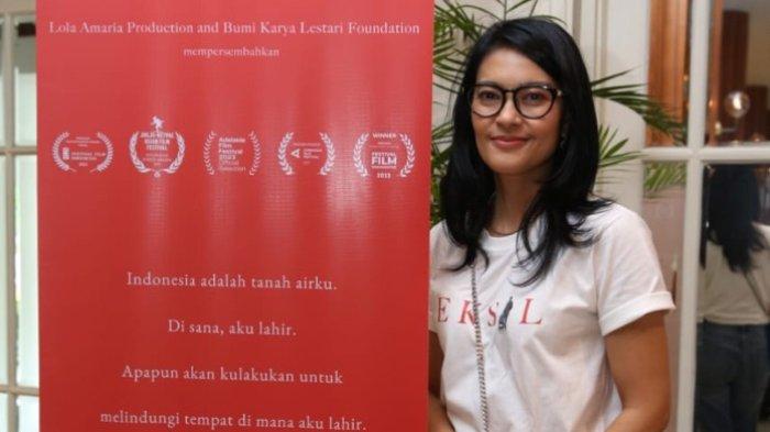 Sineas Lola Amaria disela jumpa pers film Eksil di Bioskop XXI Metropole, Jalan Cikini Raya, Jakarta Pusat, Senin (29/1/2024). Film Eksil tayang di bioskop mulai 7 Februari 2024.