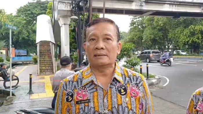 Lurah Tomang, M Supratman.