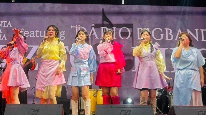Malika yang tergabung dalam group Girl Squad bersama Eve, Siena, Catherine, Nichel dan Alice, tampil pada main stage Java Jazz Festival 2025. 
