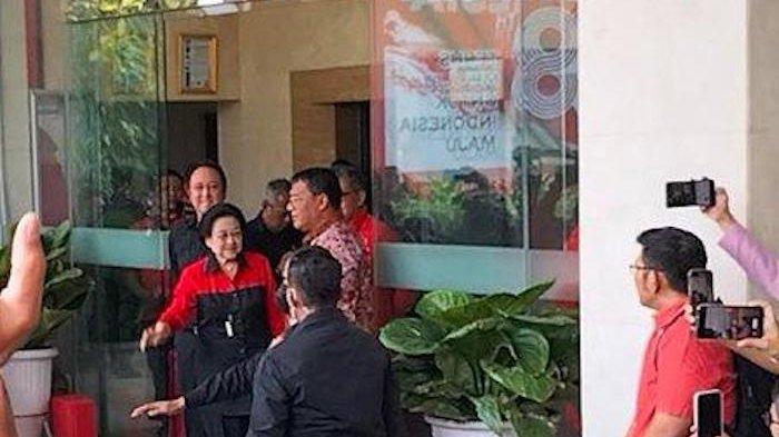 Ketum PDIP Megawati Soekarnoputri tiba di DPP PDIP jelang pengumuman Cawapres Ganjar, Rabu (18/10/2023)