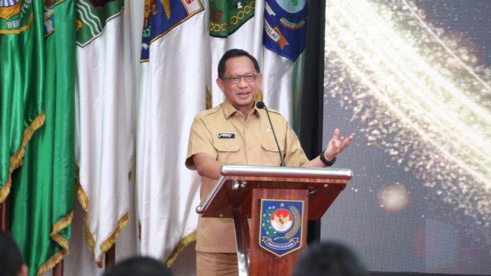 Menteri Dalam Negeri (Mendagri) Muhammad Tito Karnavian menekankan, inovasi harus membuat sistem menjadi lebih baik tanpa bergantung pada figur tertentu. Hal itu Tito sampaikan pada gelaran Innovative Government Award (IGA) 2023 di Gedung Sasana Bhakti Praja Kantor Pusat Kemendagri, Jakarta, Selasa (12/12/2023).