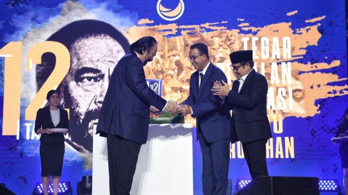 Momen peringatan HUT ke-12 Partai Nasdem di Nasdem Tower, Cikini, Jakarta Pusat, Sabtu (11/11) mendapat perhatian dari Anies Baswedan yang ikut hadir pada kesempatan tersebut. 