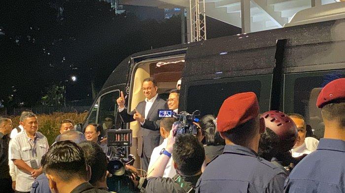 Sambil Pose Nomor Urut 1, Anies-Cak Imin Kompak Gunakan Setelan Jas