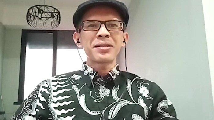 Pengamat politik Ujang Komarudin mengatakan ada rasa optimisme dari rakyat pada pemerntahan Prabowo-Gibran, karena akan melanjutkan Jokowi.