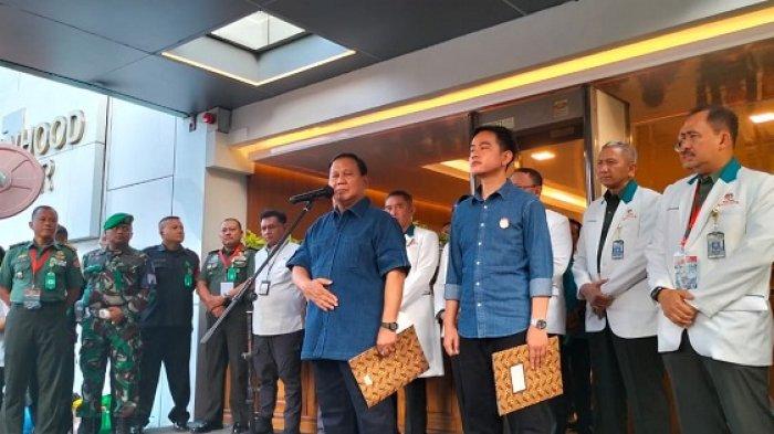 Prabowo Gibran usai 8 jam jalanin pemeriksaan kesehatan di RSPAD Gatot Subroto.