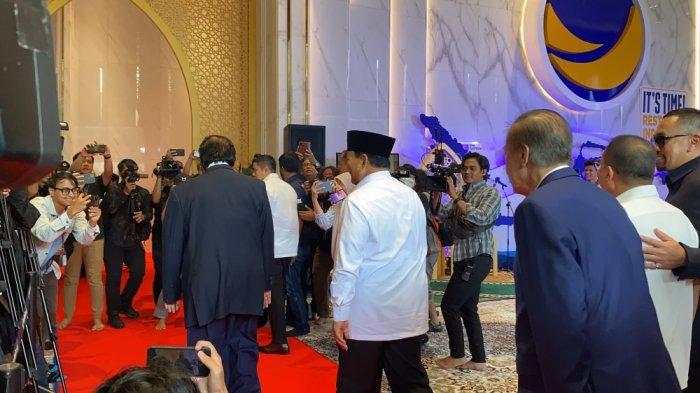 Calon presiden terpilih Pilpres 2024, Prabowo Subianto bertemu dengan Ketua Nasdem Surya Paloh di Nasdem Tower, Gondangdia Menteng, Jakarta Pusat, Jumat (22/3/2024).