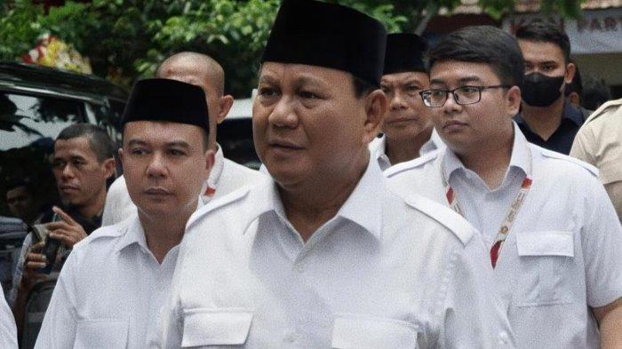 Presiden RI Prabowo Subianto tak setuju dibangun jalan tol Puncak, Bogor, Jabar, meski mendesak. Prabowo ingin swasembada pangan dulu dibenahi. 