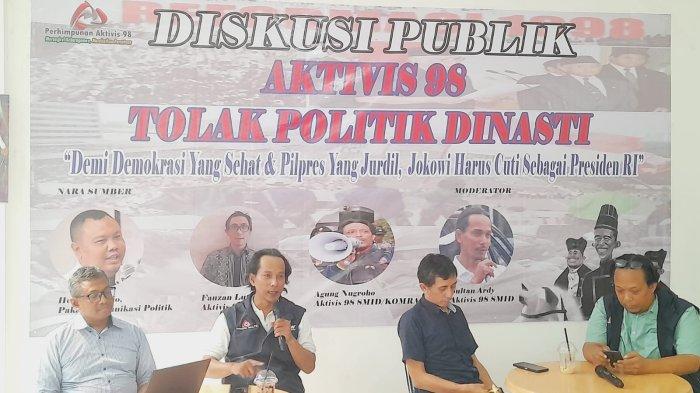 Presidium Perhimpunan Aktivis 98 desak Presiden Jokowi cuti, karena diduga kuat bakal terlibat aktif memenangkan Prabowo-Gibran.
