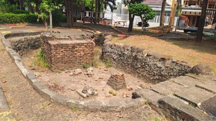 Suasana RTH di Jalan Intan 1 Kembangan, Jakarta Barat yang fasilitasnya terbengkalai.