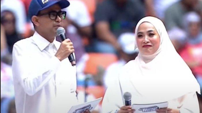 Presenter Ramzi dan Feni Rose memandu kampanye akban AMIN di Stadion JIS, Sabtu (10/2/2024)