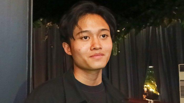 Pemain film dan penyanyi Rizwan Fadilah alias Njan disela acara Playhera Indonesia di Half Patiunus, Kebayoran Baru, Jakarta Selatan, Jumat (16/8/2024).