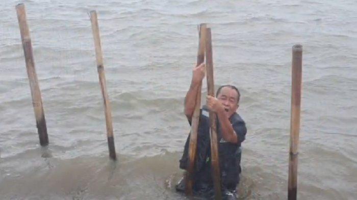 Said Didu saat mengikuti proses pembongkaran pagar laut di Tangerang, Rabu (22/1/2025).