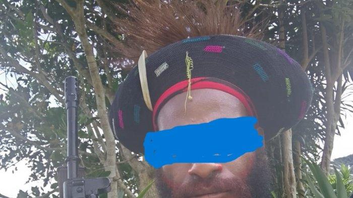 TOKOH OPM DILUMPUHKAN - Salah seorang tokoh Organisasi Papua Merdeka (OPM) bernama Nekison Enumbi berhasil dilumpuhkan Satgas TNI dalam sebuah operasi yang berlangsung di Distrik Ilamburawi, Kabupaten Puncak Jaya, Papua Tengah, Sabtu (10/5/2025).
