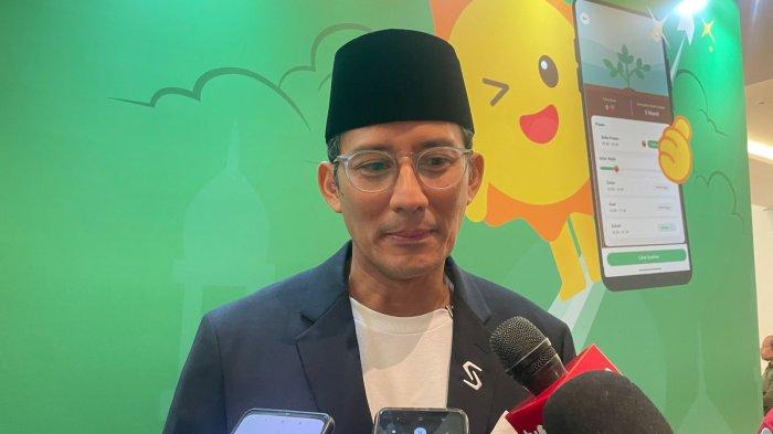 BANTU GILANG DIRGA - Politisi PPP, Sandiaga Uno, membantu artis Gilang Dirga dalam meraih gelar sarjana.