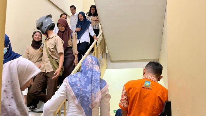 Suasana  Gladi Simulasi Penanggulangan Bencana Gempa dan Kebakaran di Kantor Walikota Administrasi Jakarta Selatan pada Rabu (30/10/2024).