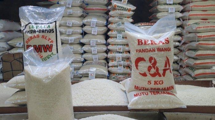 Ilustrasi - Saat ini harga beras cukup mahal, akibatnya beras ketan juga naik.