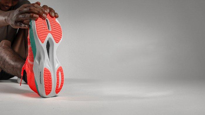 Supershoes Ortuseight seri SOLAR hadir dengan warna baru Peach Aqua.