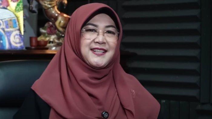 Perkara Ijazah Jokowi Belum Kelar, dokter Tifa Ajak Peneliti Kaji Keaslian  Ijazah 'Fufufafa' - Wartakotalive.com