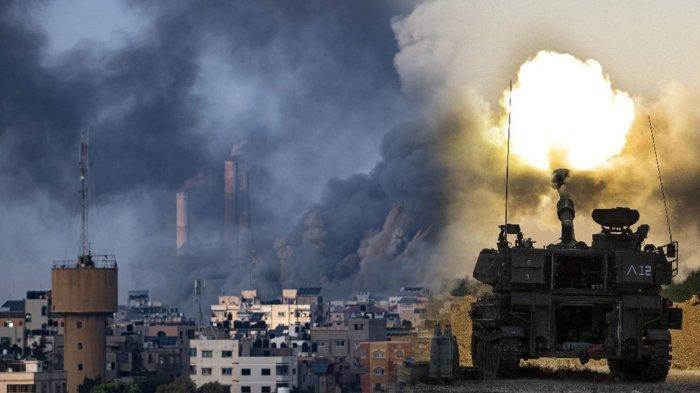 Setelah sebelumnya memerintahkan lebih dari 1 juta warga Palestina meninggalkan bagian utara Gaza karena serangan darat segera dimulai. Suasana Jalur Gaza pada Sabtu (14/10/2023) dini hari tegang dan terlihat mencekam.