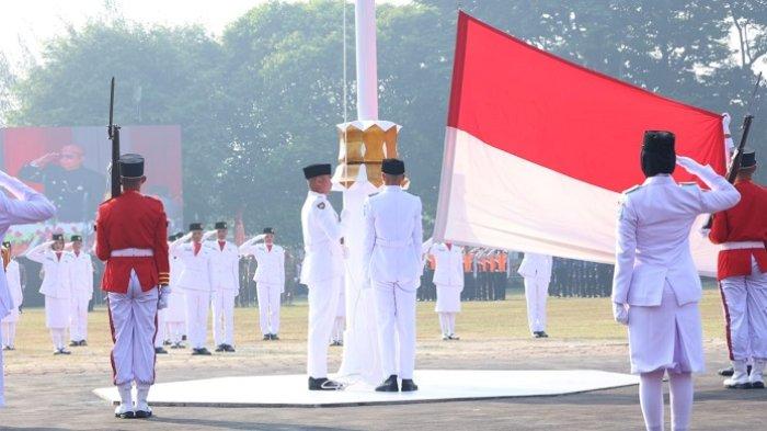 Upacara pengibaran bendera merah putih dalam HUT ke-78 RI yang digelar Pemkot Tangerang Selatan di Lapangan Cilenggang, Serpong, Kota Tangsel, Kamis (17/8/2023) pagi.